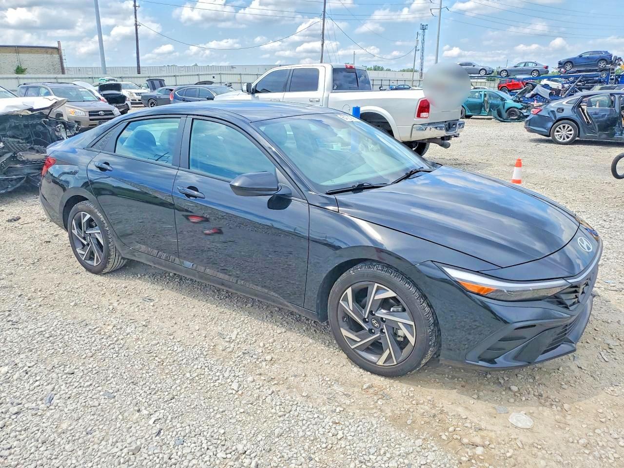 2025 HYUNDAI ELANTRA SEL SPORT — снимка 4