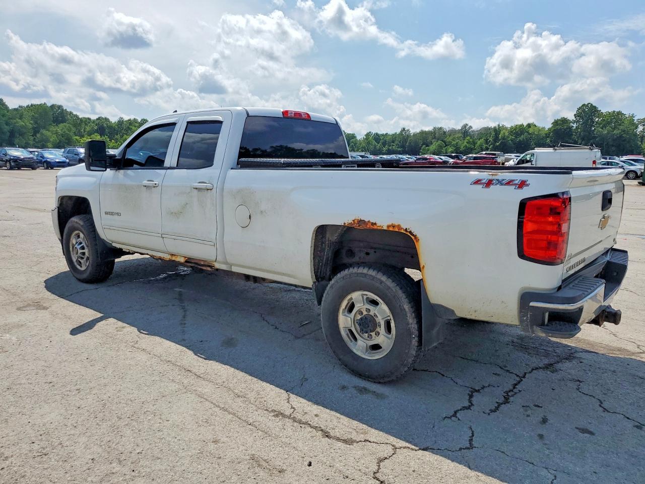 2015 CHEVROLET SILVERADO K2500 HEAVY DUTY LT — снимка 2