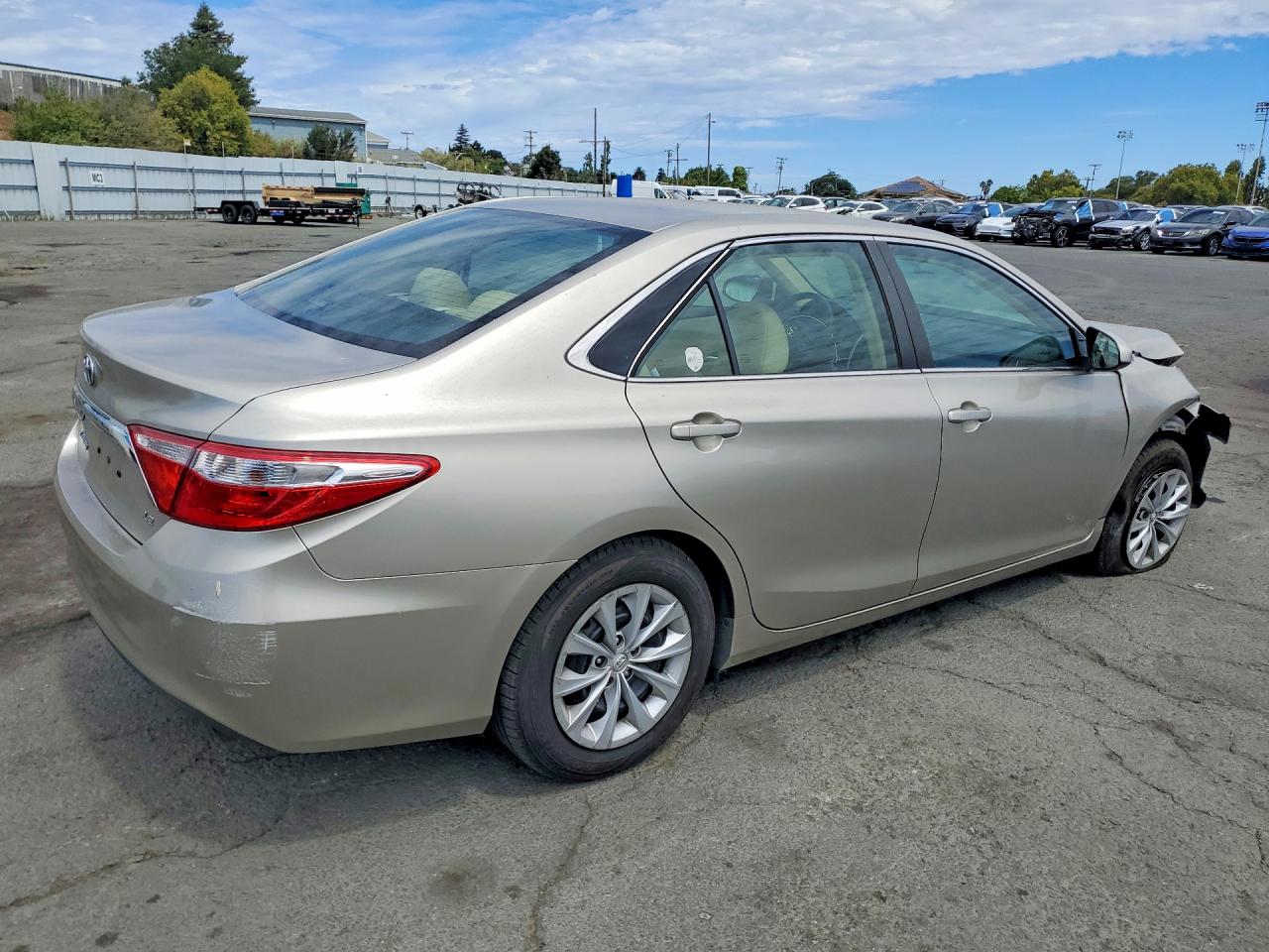 2017 TOYOTA CAMRY LE — снимка 3