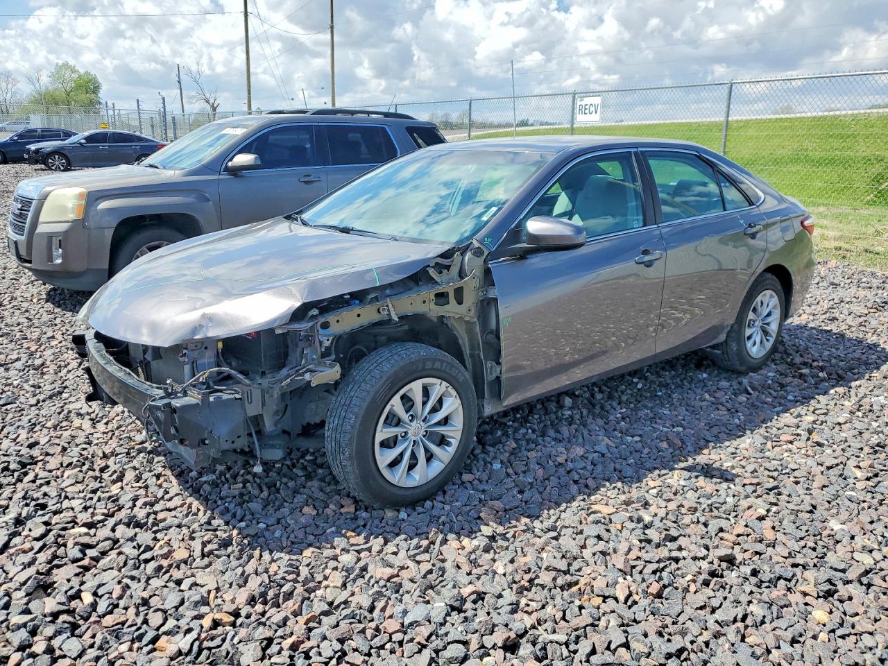 2016 TOYOTA CAMRY LE