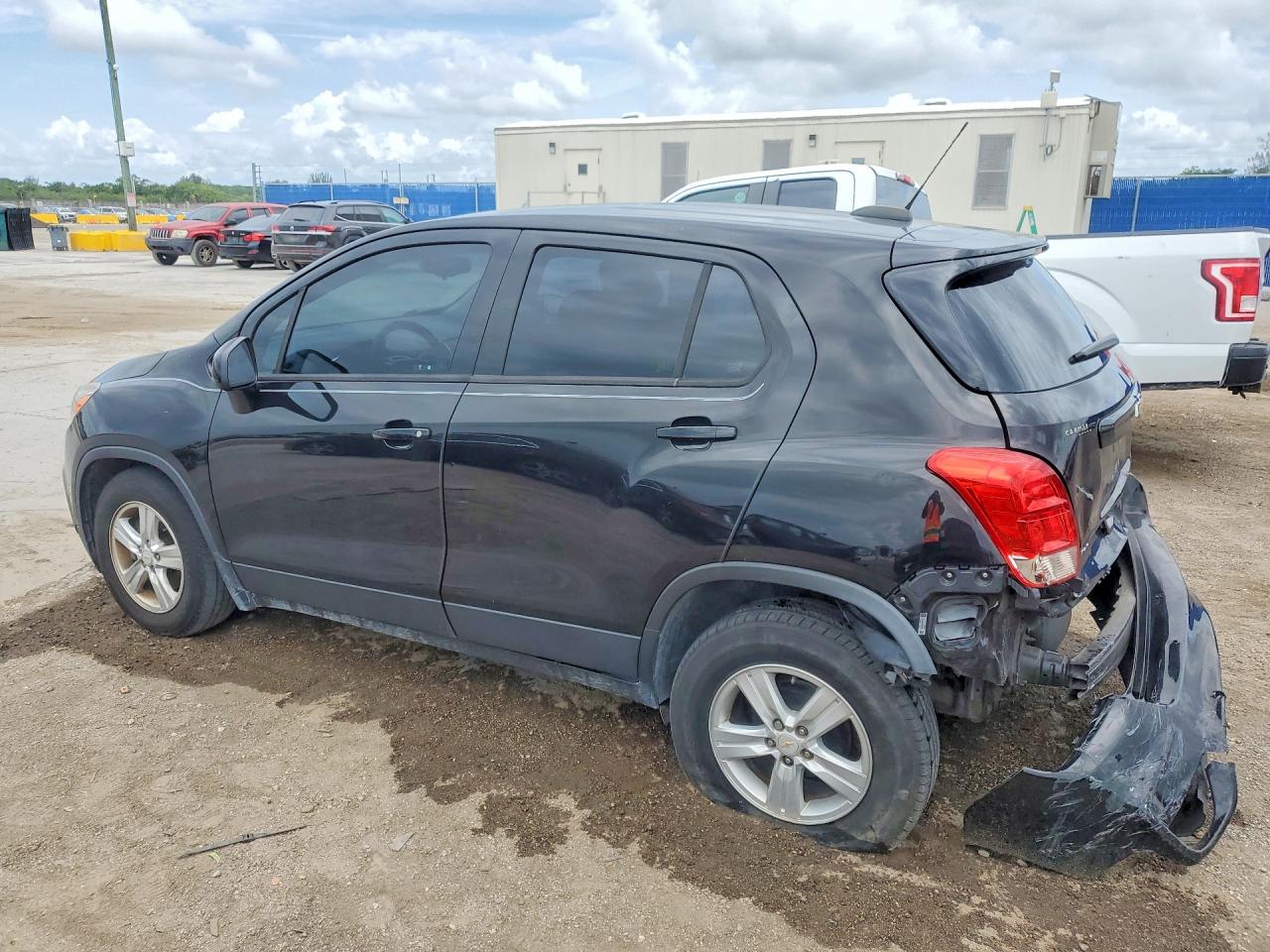 2020 CHEVROLET TRAX LS — снимка 2