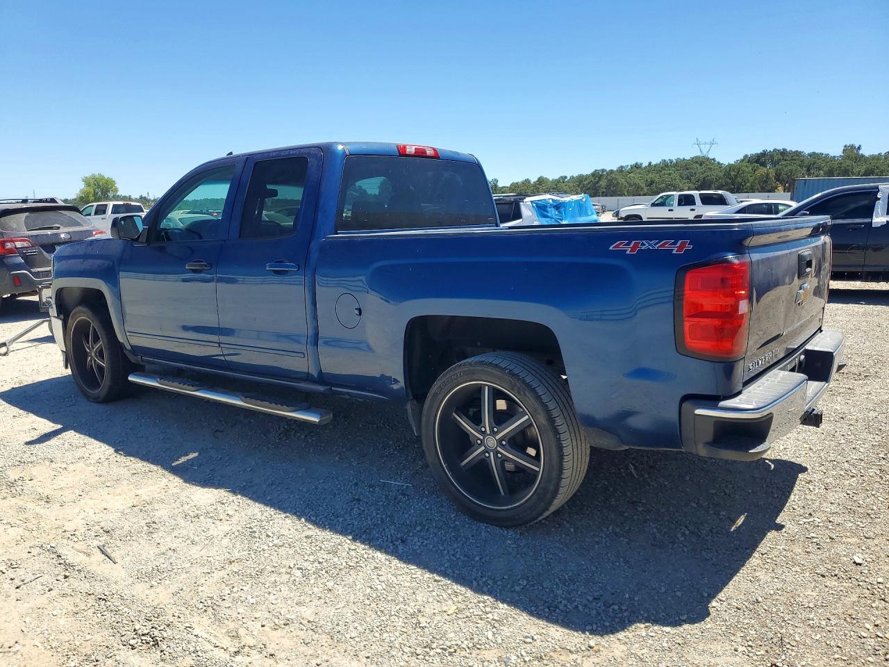 2015 CHEVROLET SILVERADO K1500 LT — снимка 2