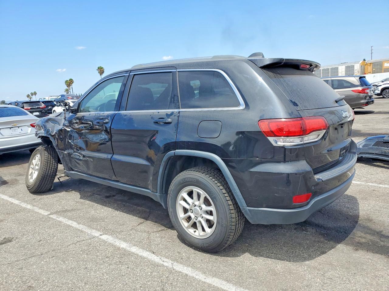 2020 JEEP GRAND CHEROKEE LAREDO — снимка 2