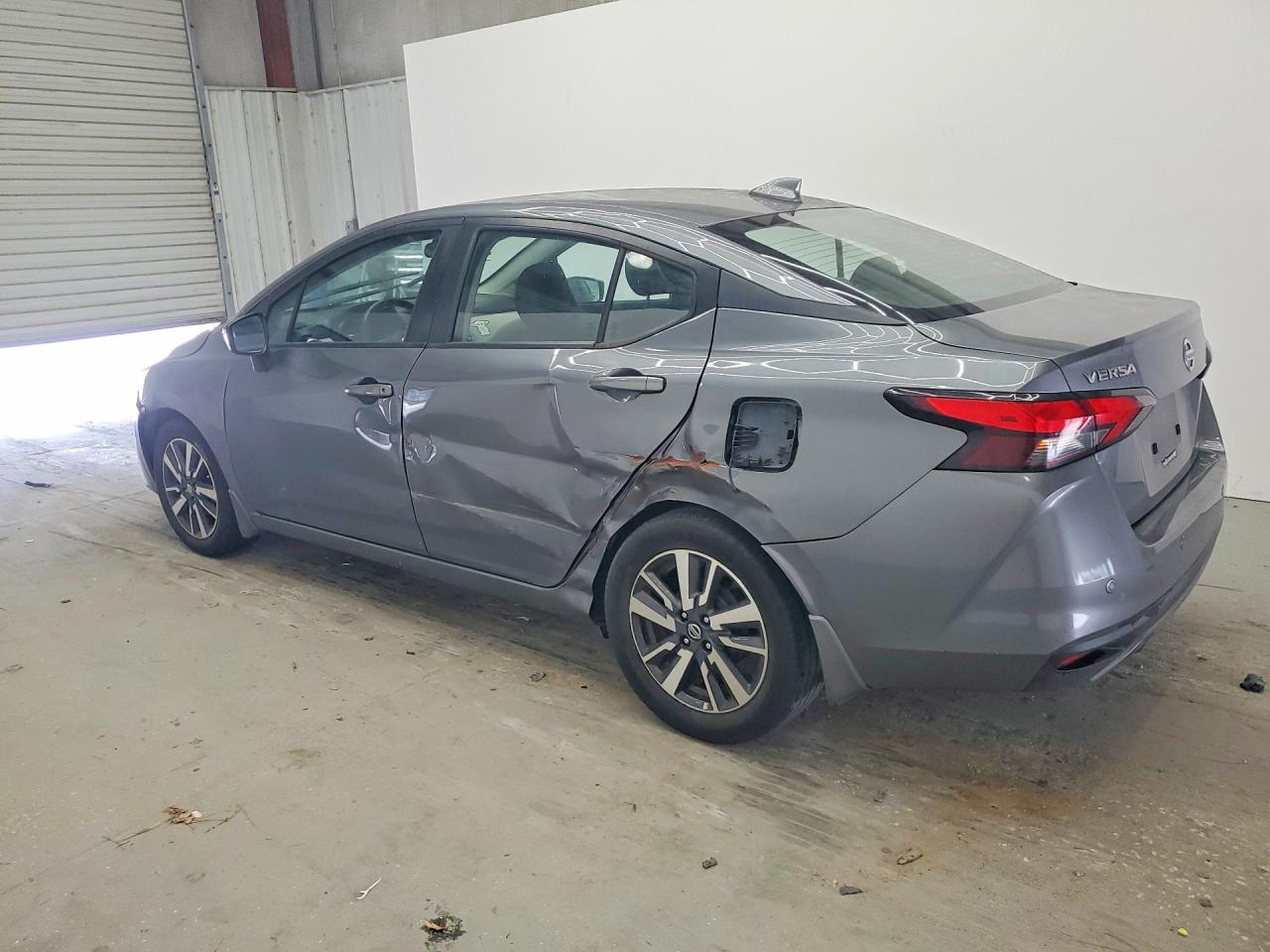 2021 NISSAN VERSA SV — снимка 2