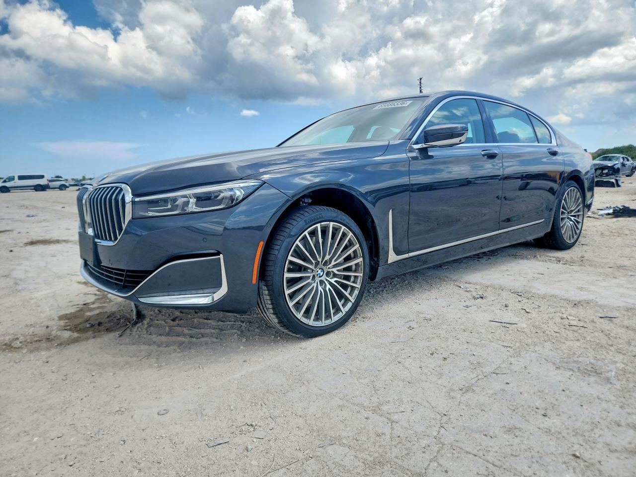 2022 BMW 750 XI