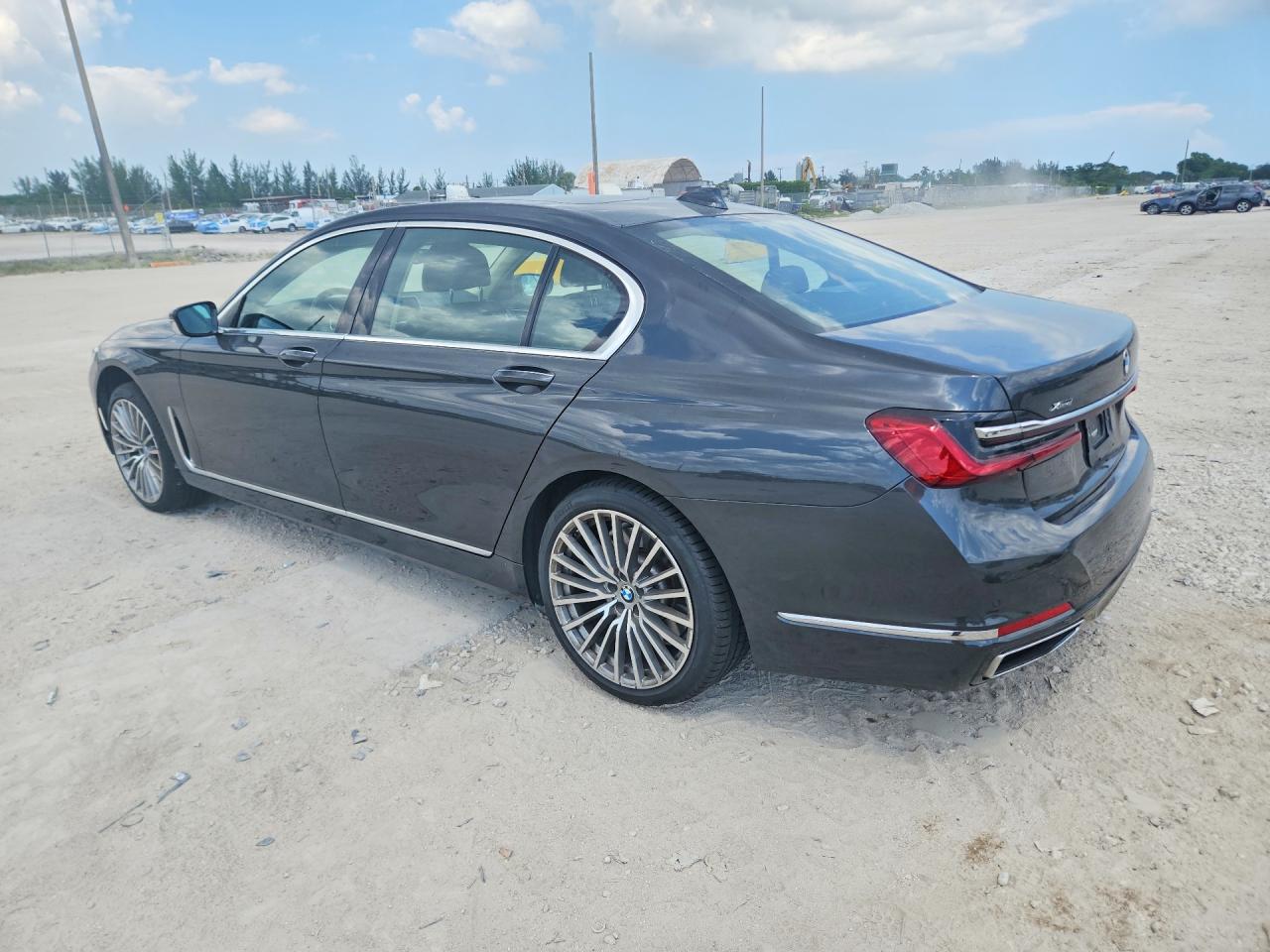 2022 BMW 750 XI — снимка 2