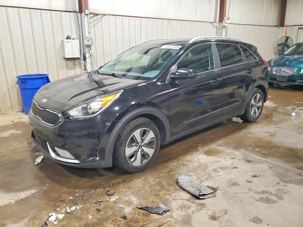 2017 KIA NIRO LX
