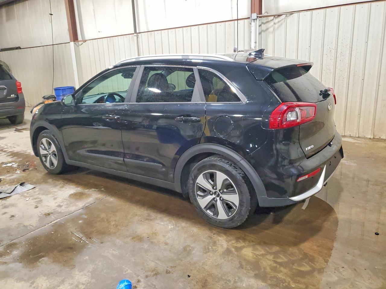 2017 KIA NIRO LX — снимка 2