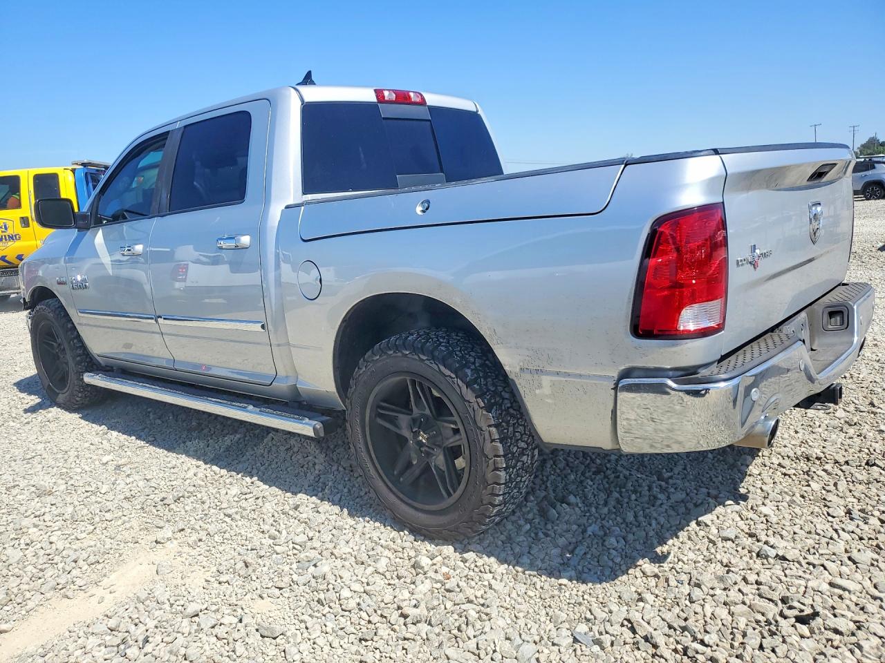 2016 RAM 1500 SLT — снимка 2
