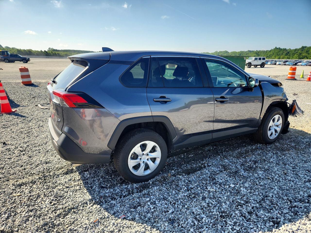 2025 TOYOTA RAV4 LE — снимка 3