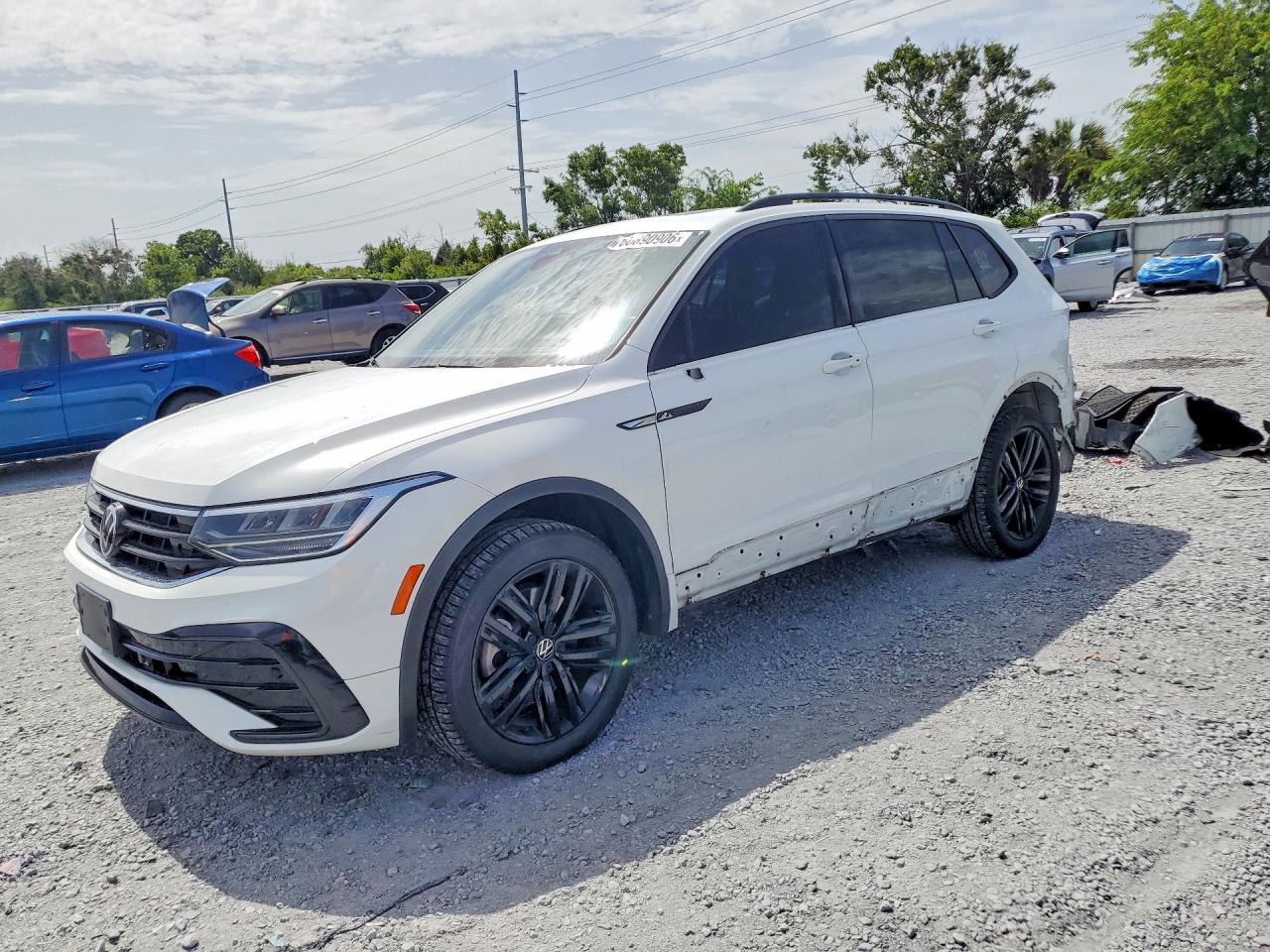 2022 VOLKSWAGEN TIGUAN SE R-LINE BLACK
