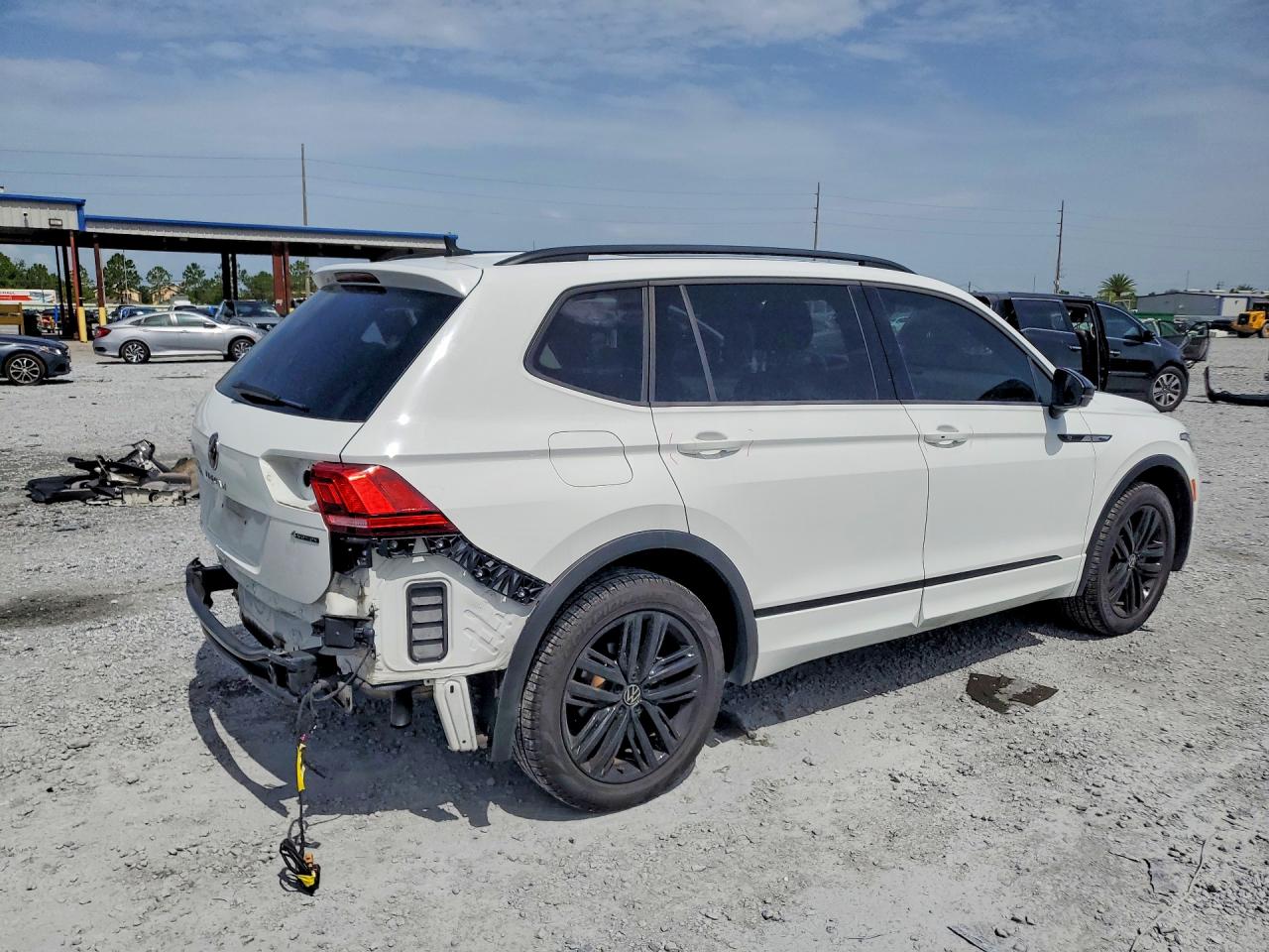 2022 VOLKSWAGEN TIGUAN SE R-LINE BLACK — снимка 3
