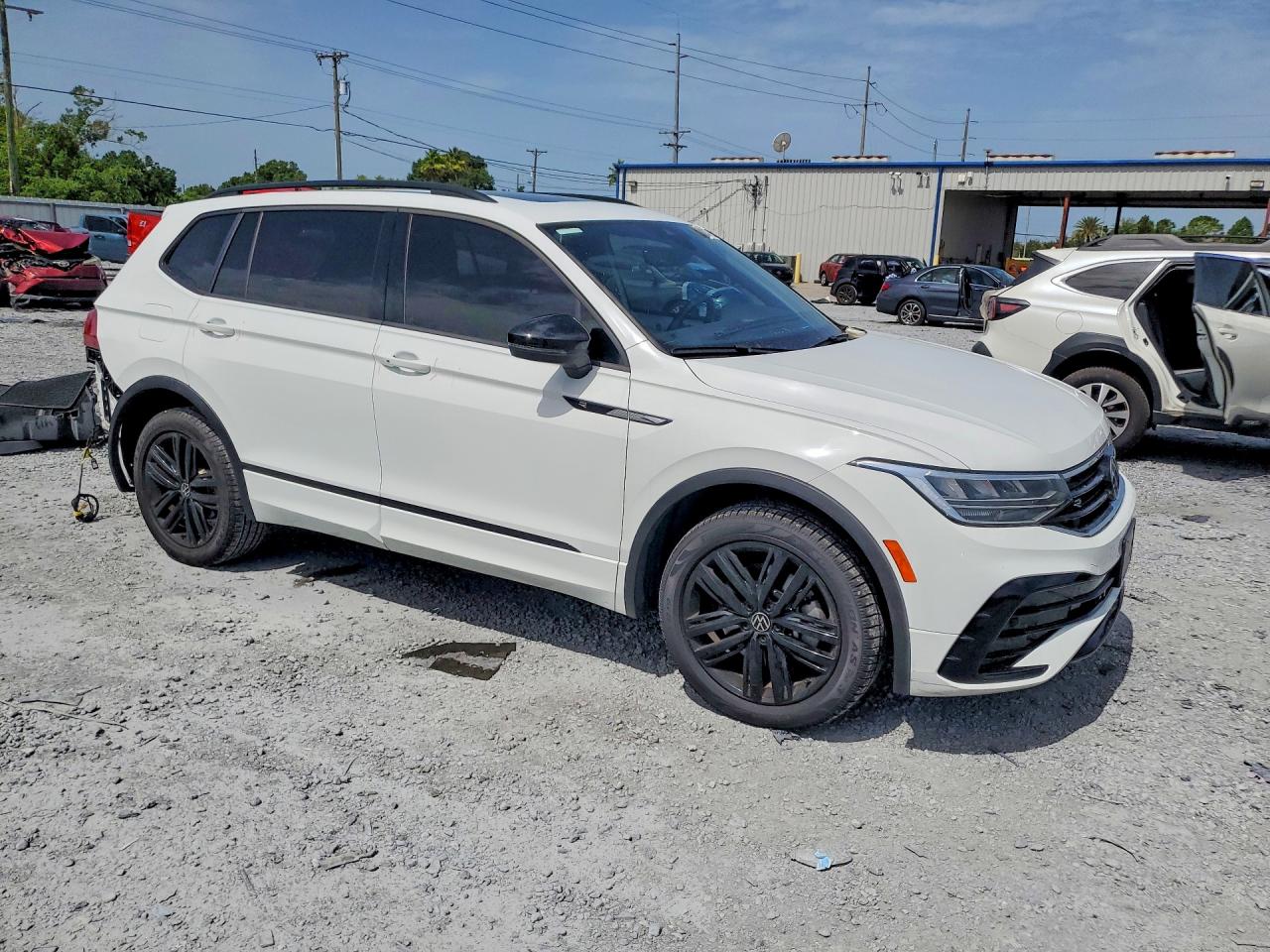 2022 VOLKSWAGEN TIGUAN SE R-LINE BLACK — снимка 4