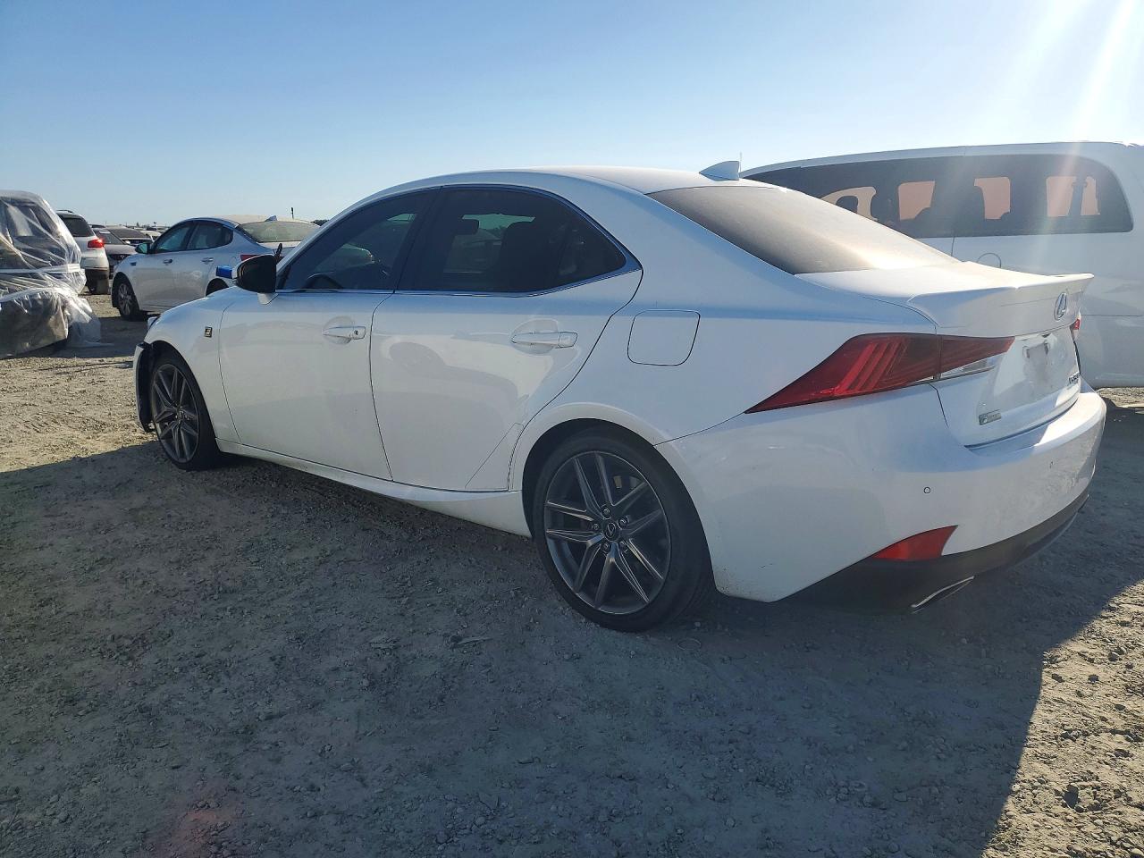2018 LEXUS IS 300 — снимка 2