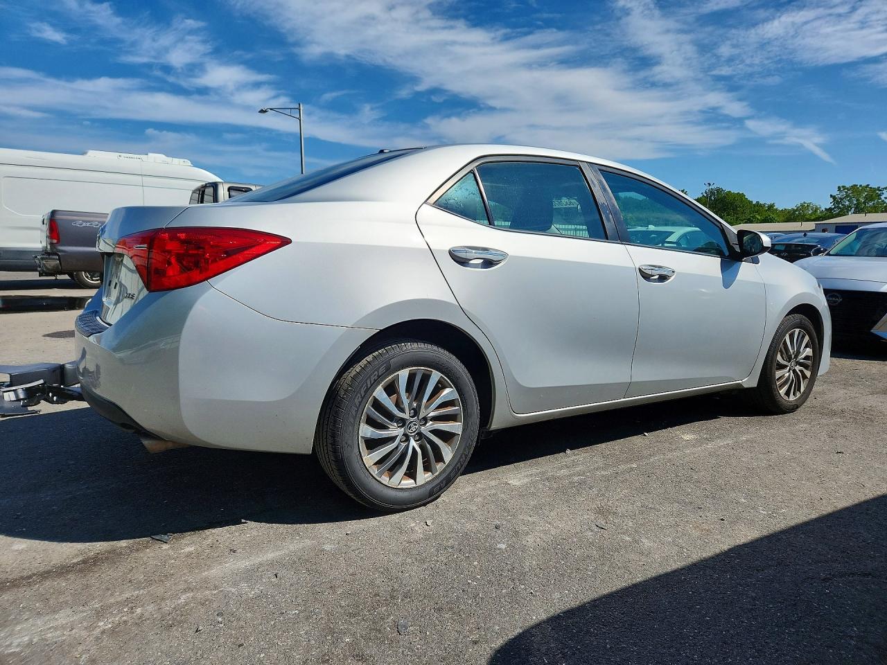 2019 TOYOTA COROLLA XLE — снимка 3