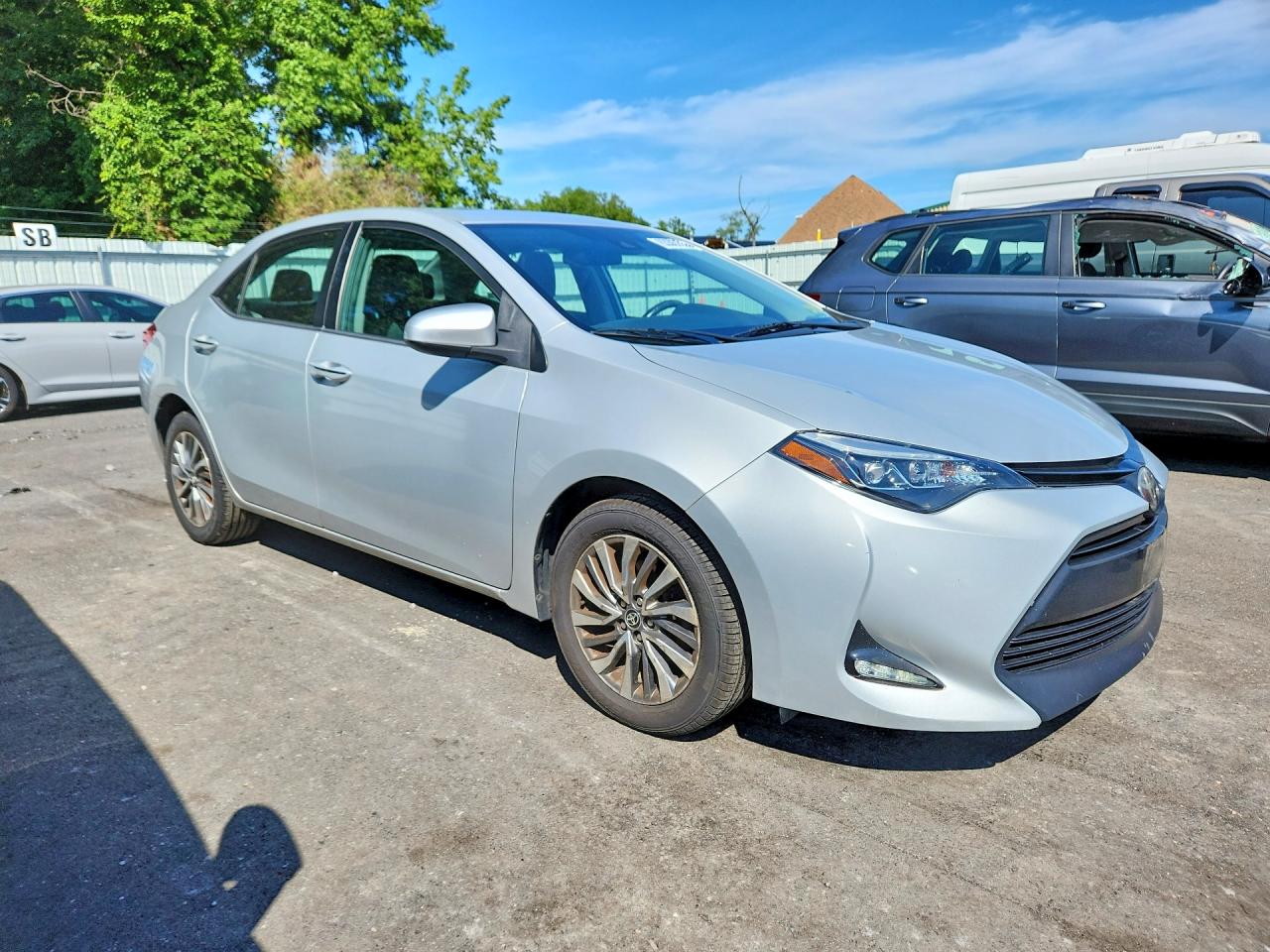 2019 TOYOTA COROLLA XLE — снимка 4
