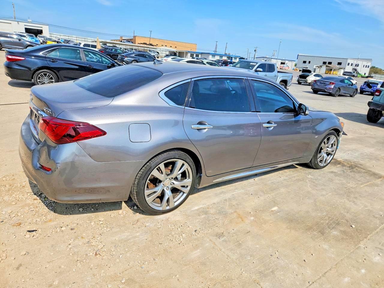 2015 INFINITI Q70L 3.7 — снимка 3