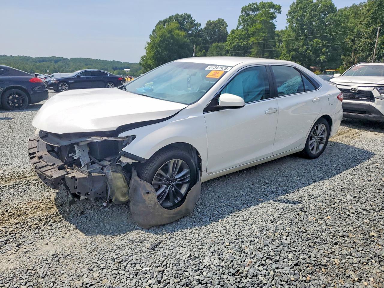 2016 TOYOTA CAMRY SE