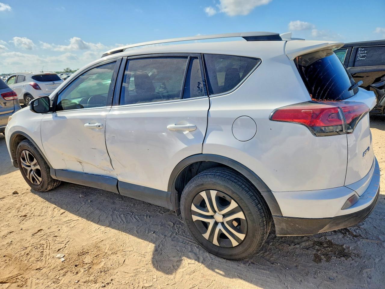 2016 TOYOTA RAV4 LE — снимка 2