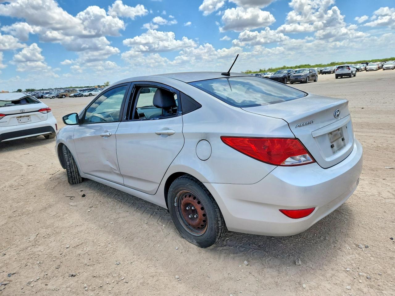 2015 HYUNDAI ACCENT GLS — снимка 2