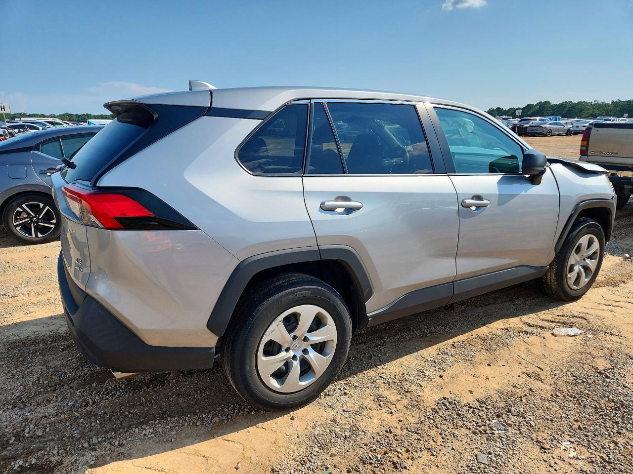2022 TOYOTA RAV4 LE — снимка 3