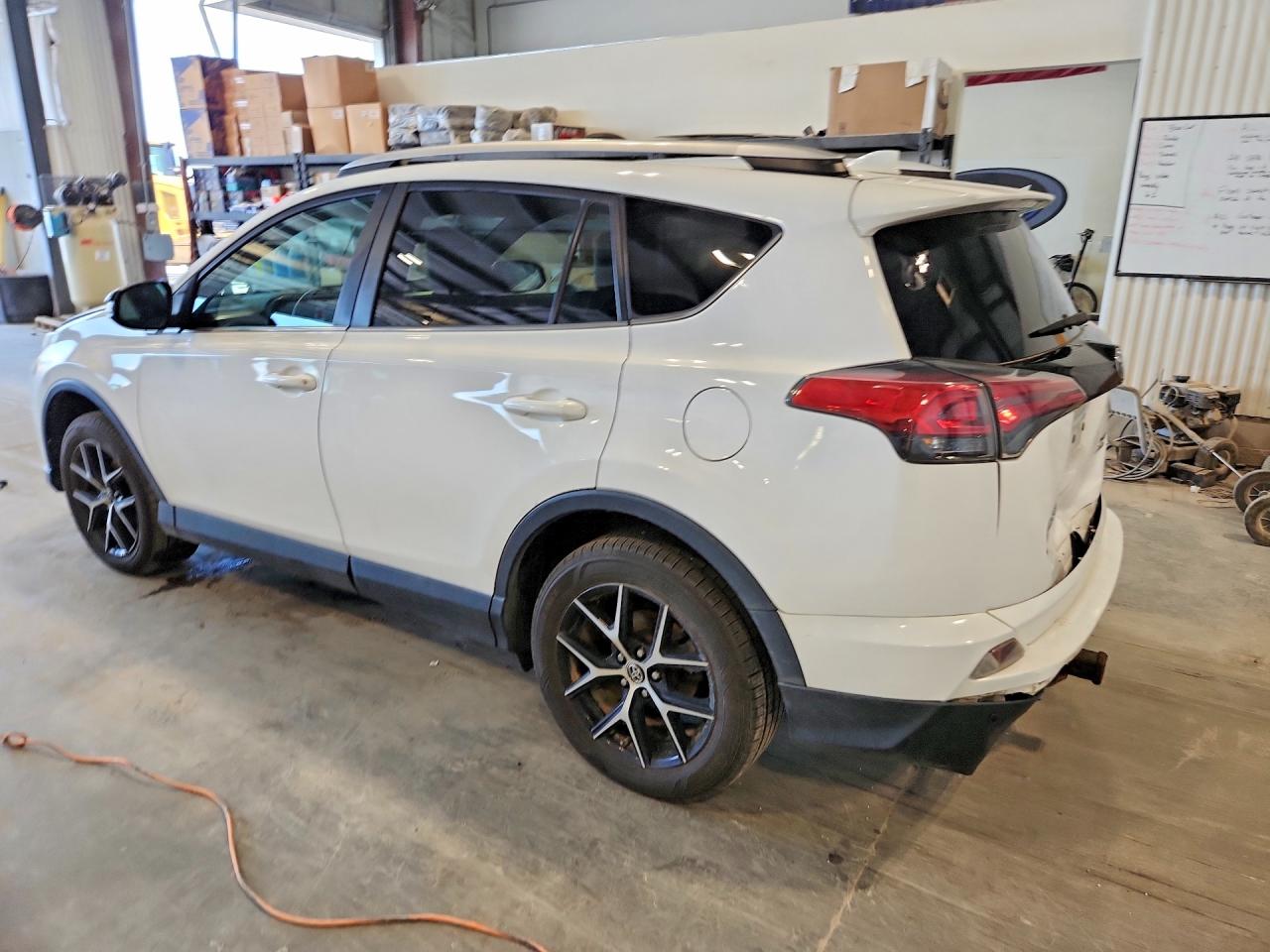 2016 TOYOTA RAV4 SE — снимка 2