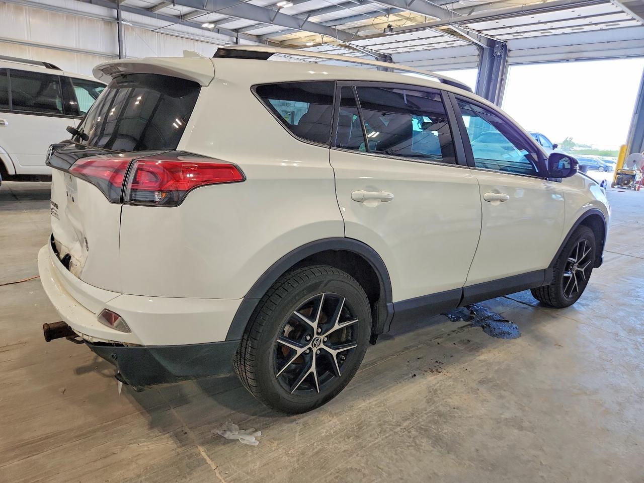 2016 TOYOTA RAV4 SE — снимка 3
