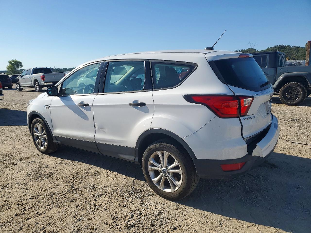 2019 FORD ESCAPE S — снимка 2