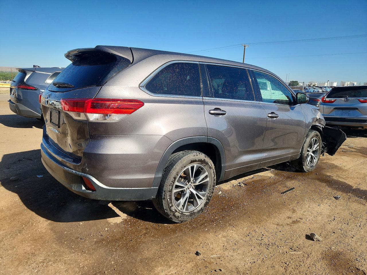 2017 TOYOTA HIGHLANDER LE — снимка 3