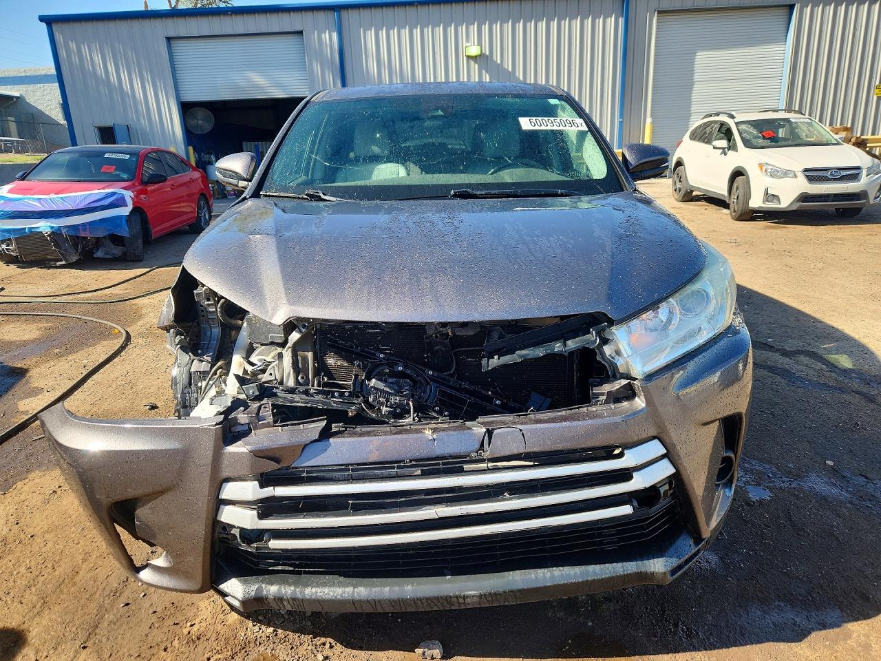 2017 TOYOTA HIGHLANDER LE — снимка 5
