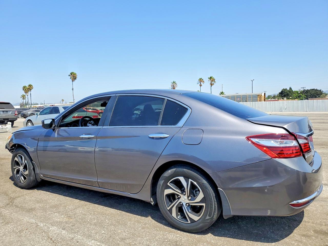 2017 HONDA ACCORD LX — снимка 2