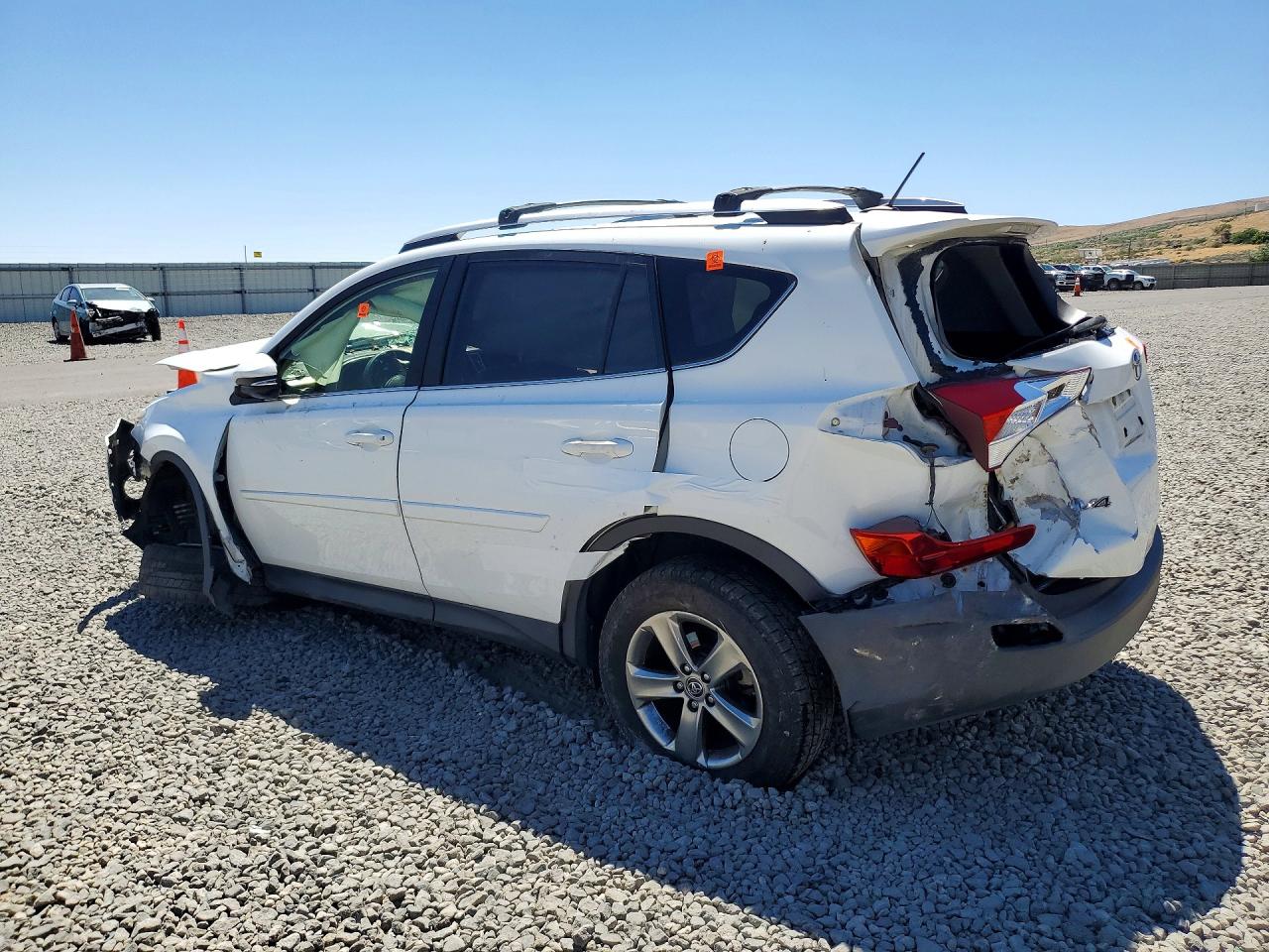 2015 TOYOTA RAV4 XLE — снимка 2
