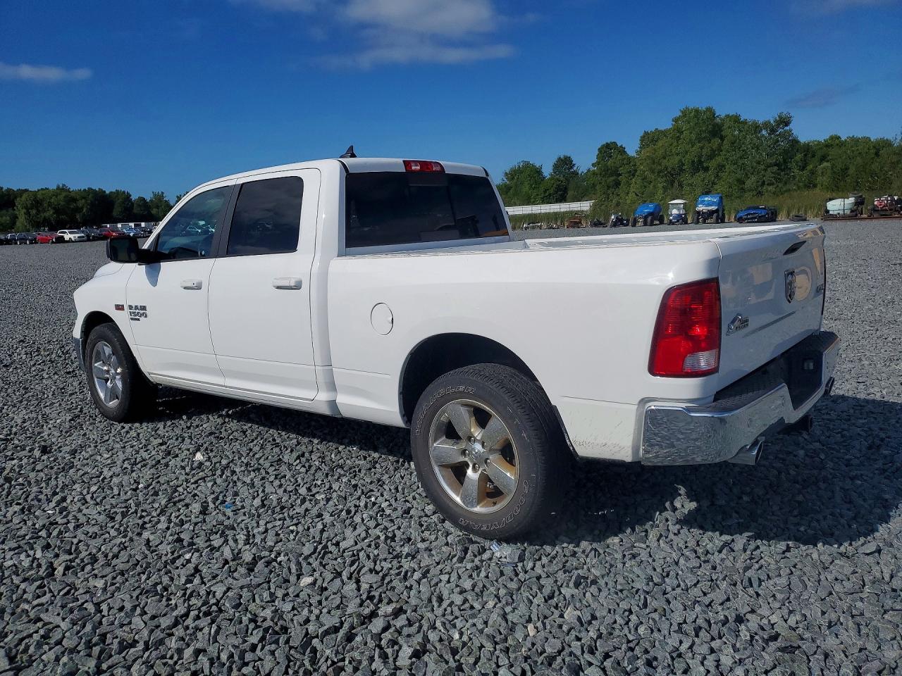 2019 RAM 1500 CLASSIC SLT — снимка 2