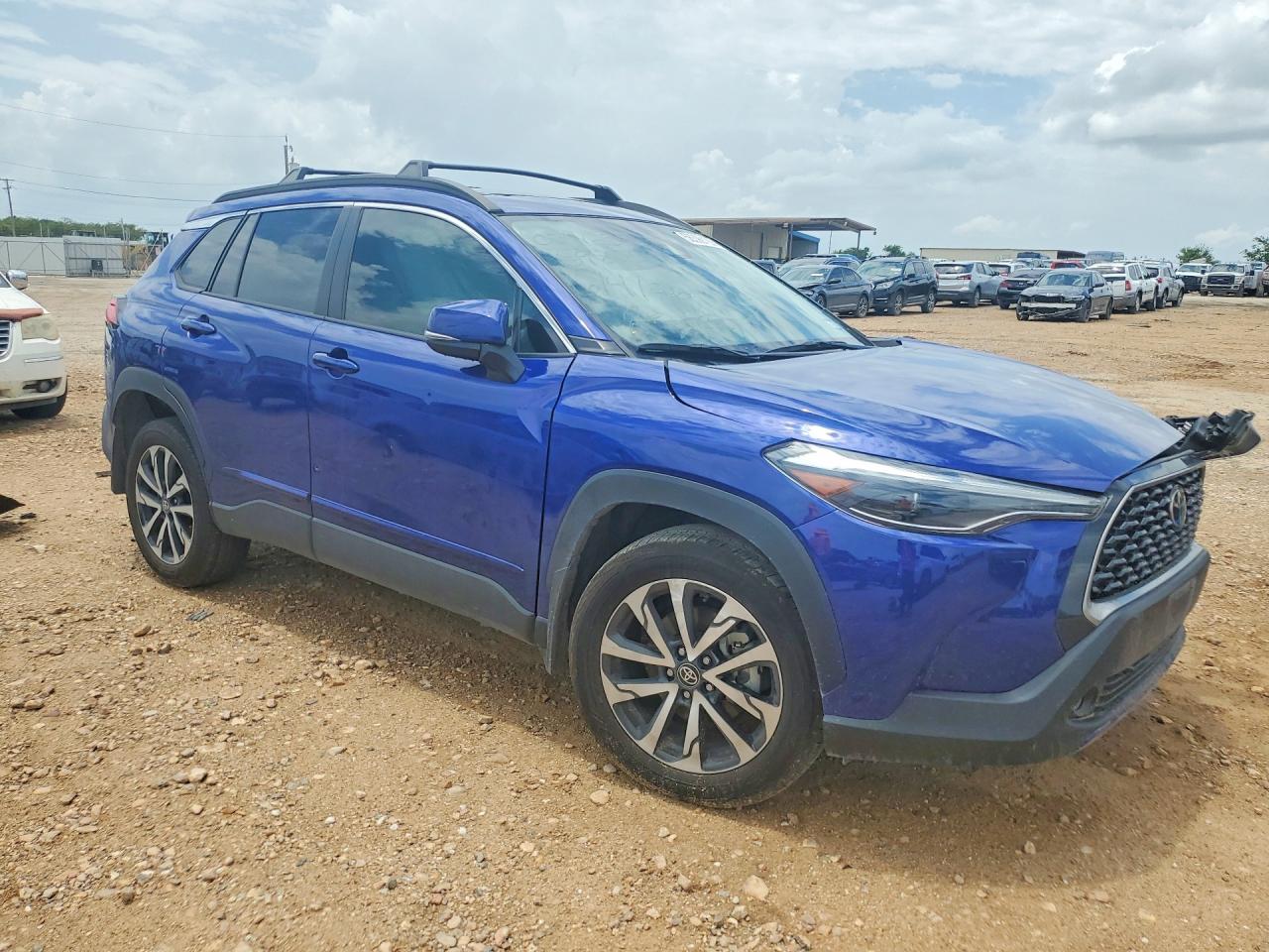 2024 TOYOTA COROLLA CROSS XLE — снимка 4