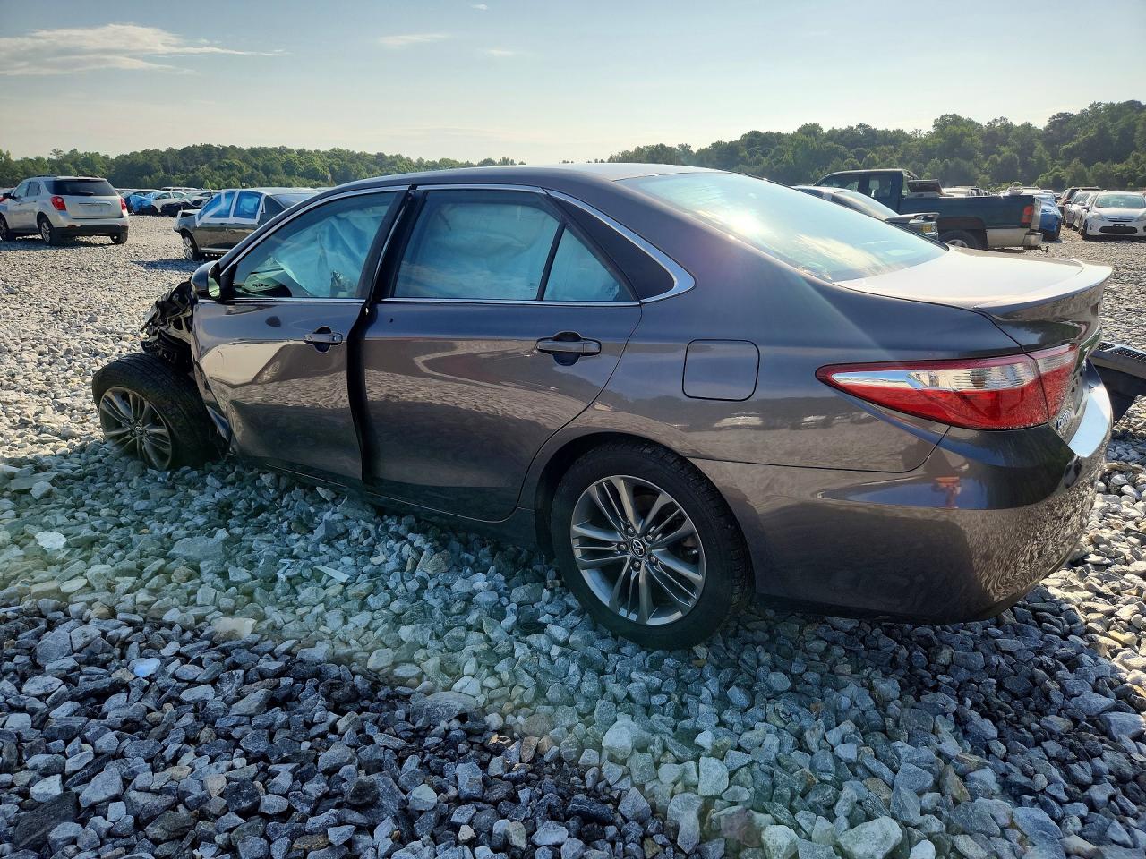 2016 TOYOTA CAMRY SE — снимка 2
