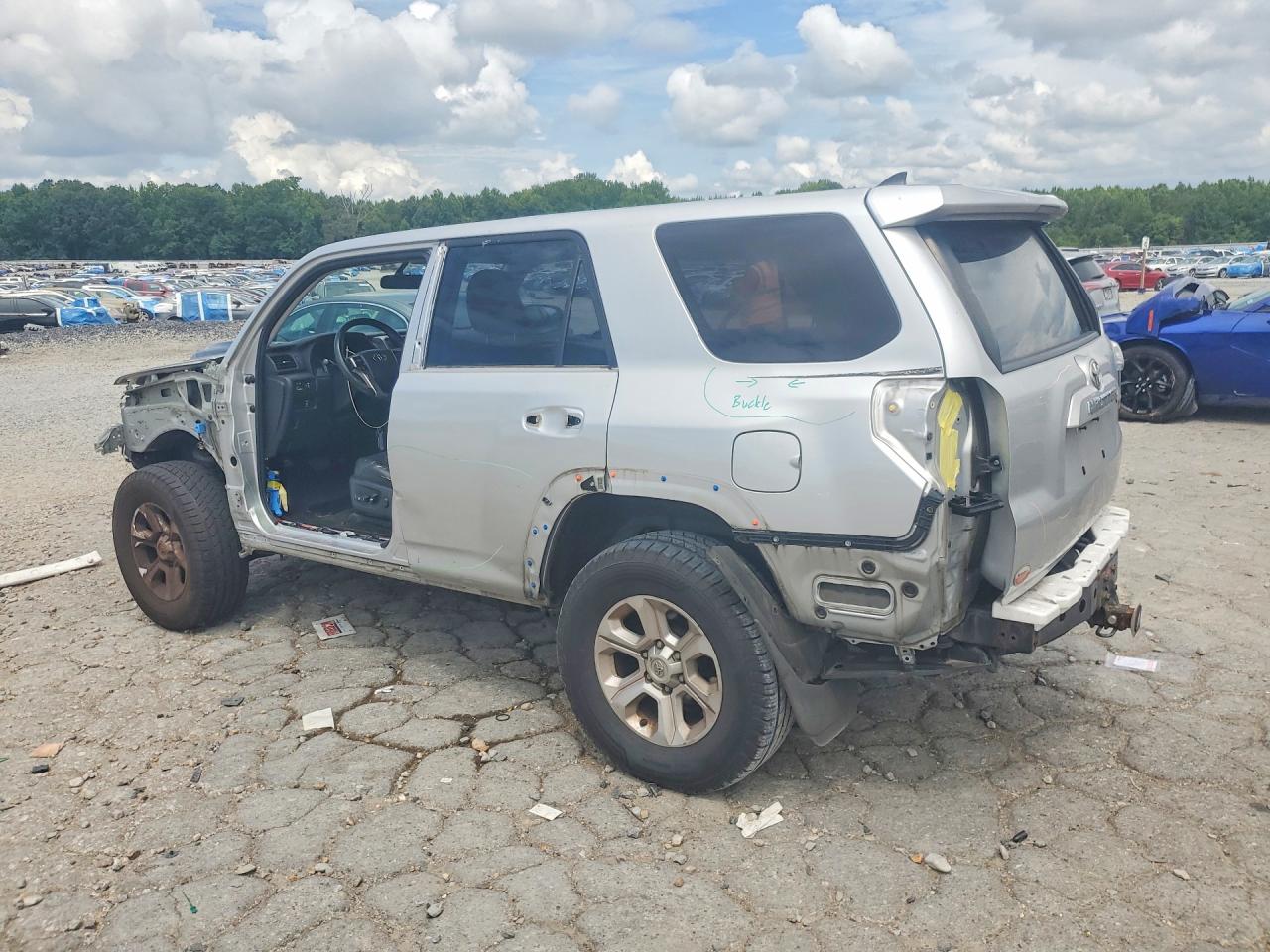 2015 TOYOTA 4RUNNER SR5 — снимка 2