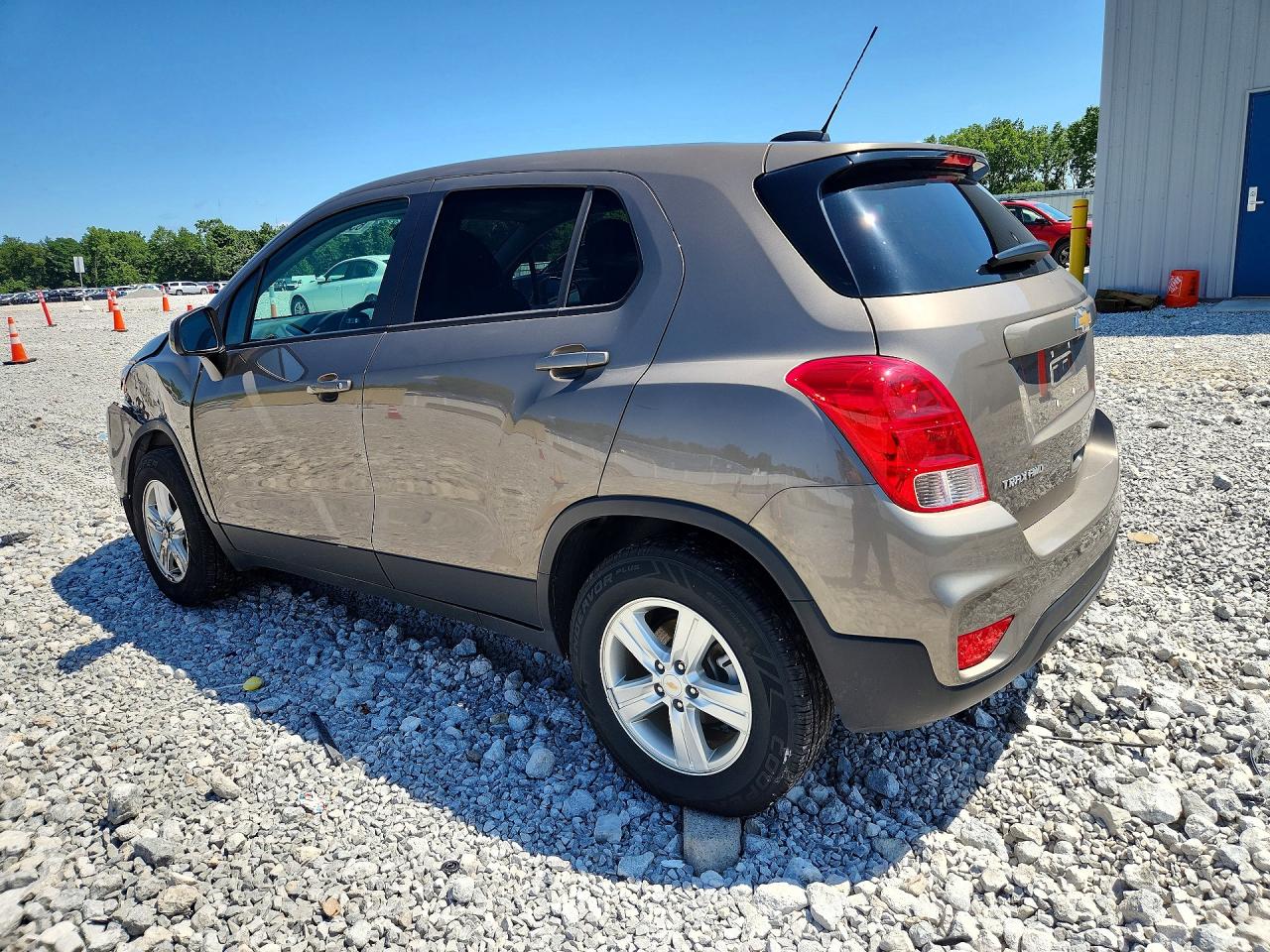 2021 CHEVROLET TRAX LS — снимка 2