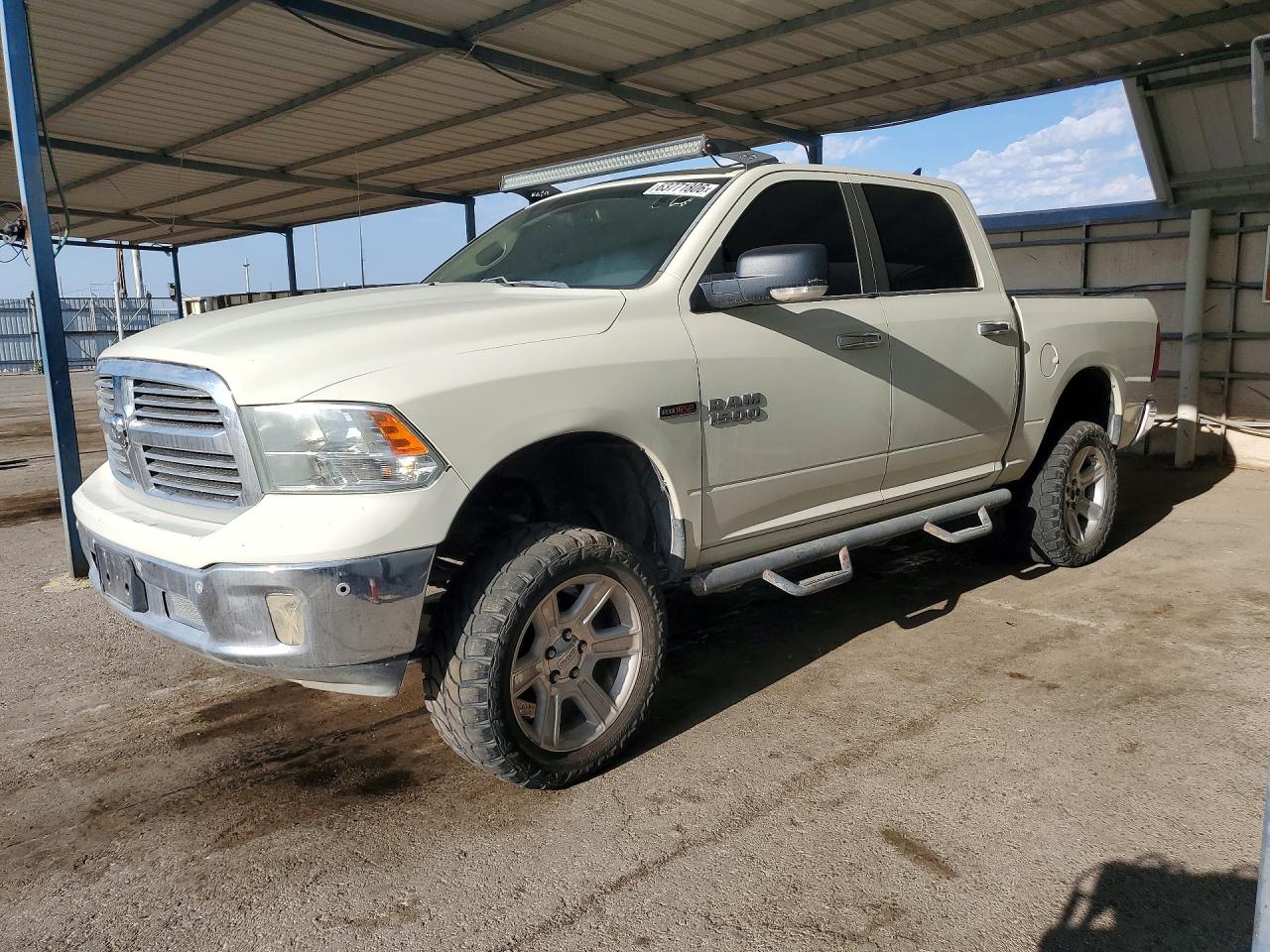2016 RAM 1500 SLT