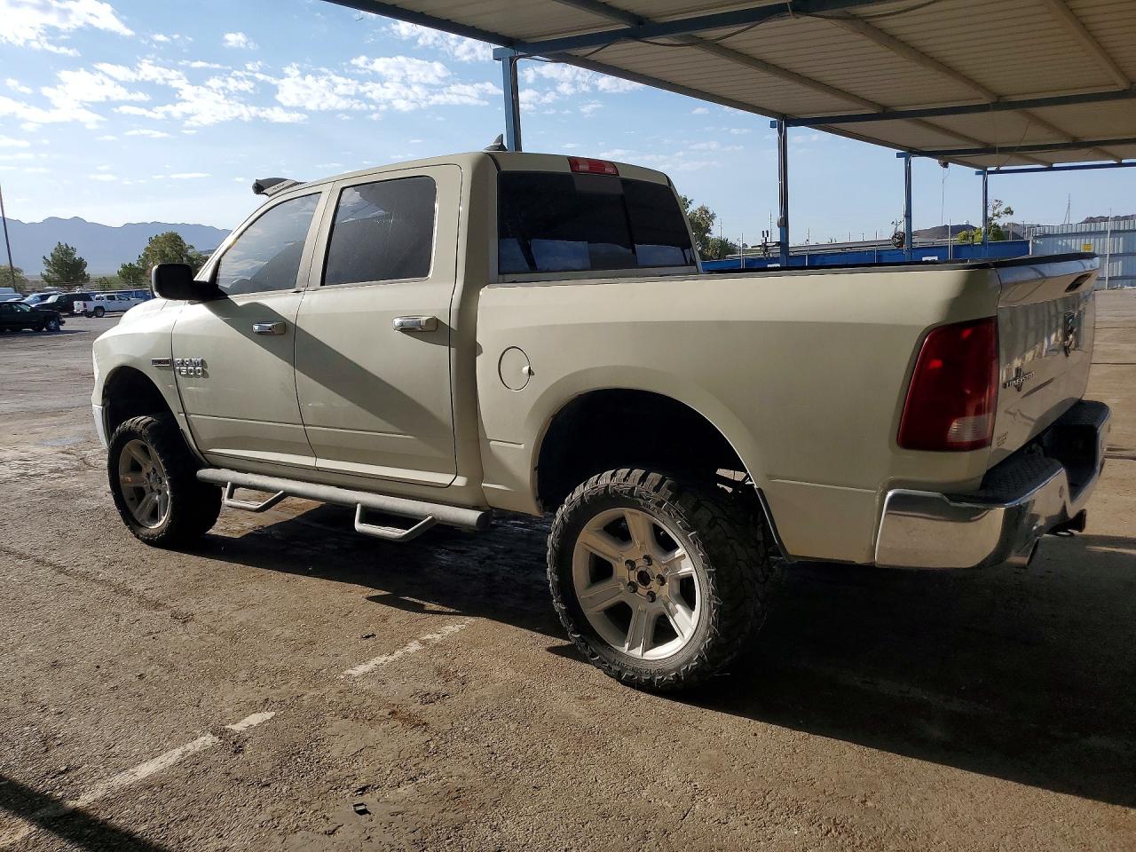 2016 RAM 1500 SLT — снимка 2