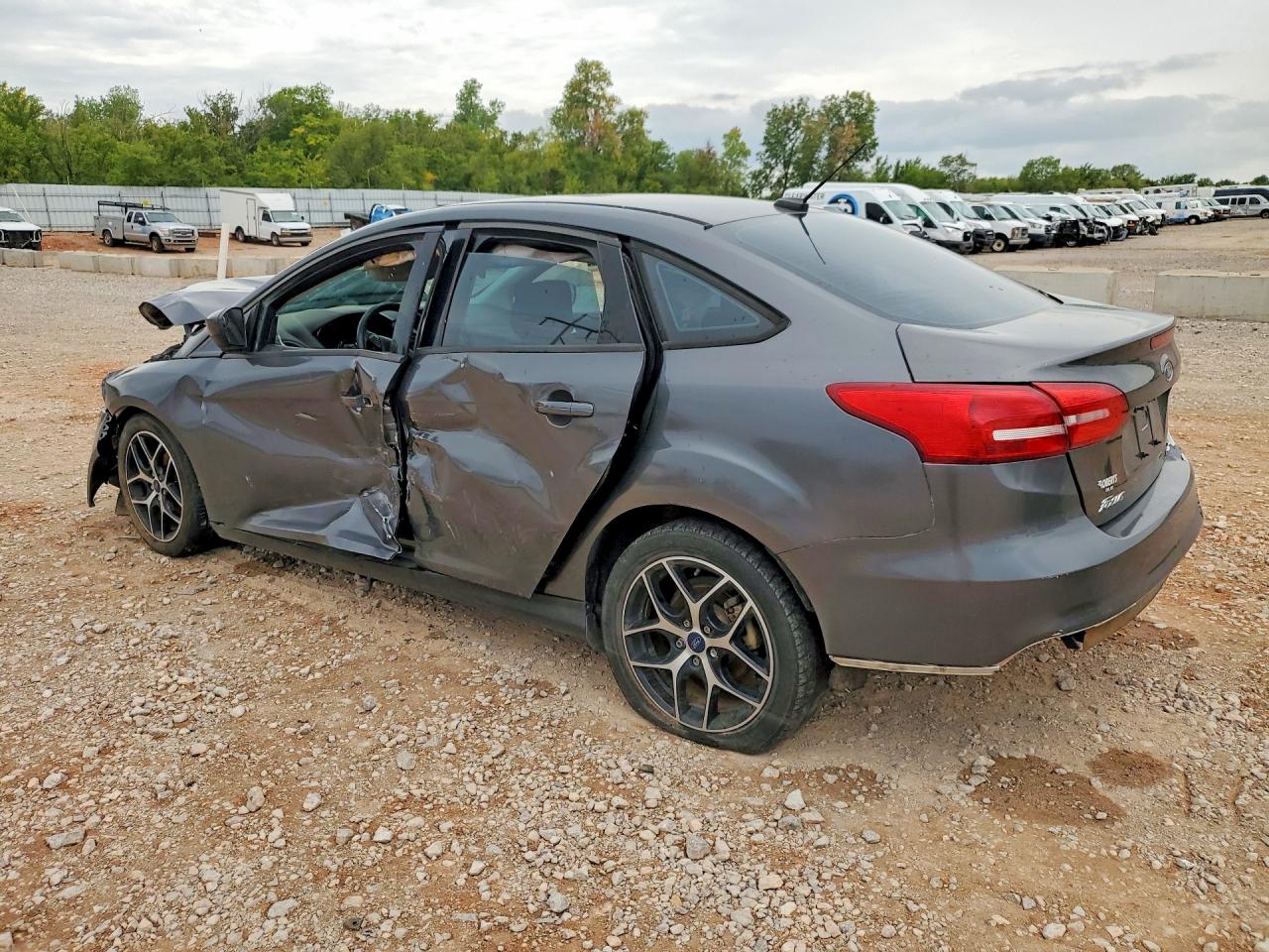 2018 FORD FOCUS SE — снимка 2