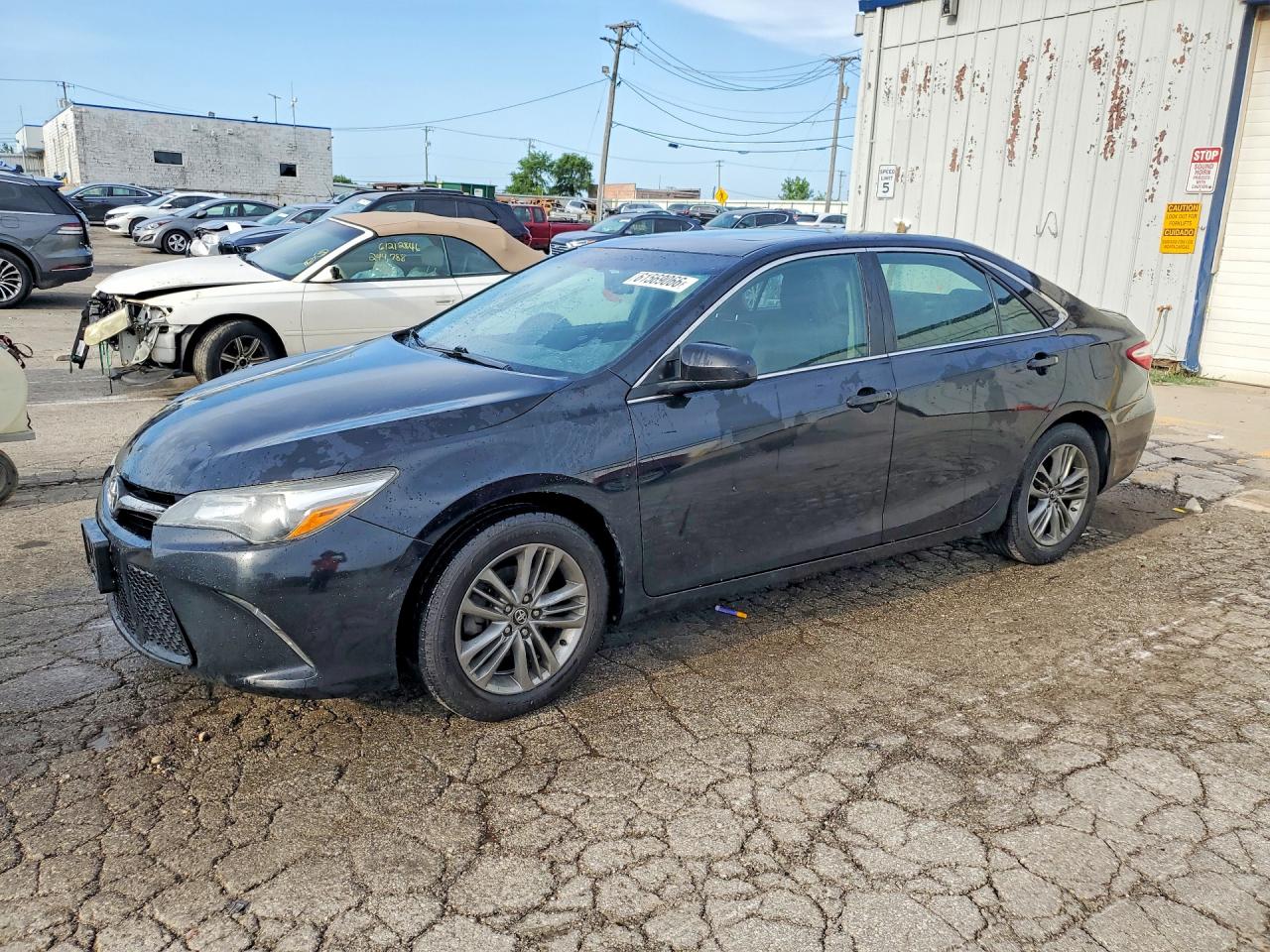 2017 TOYOTA CAMRY SE