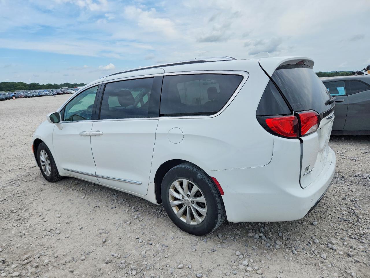 2018 CHRYSLER PACIFICA TOURING L PLUS — снимка 2