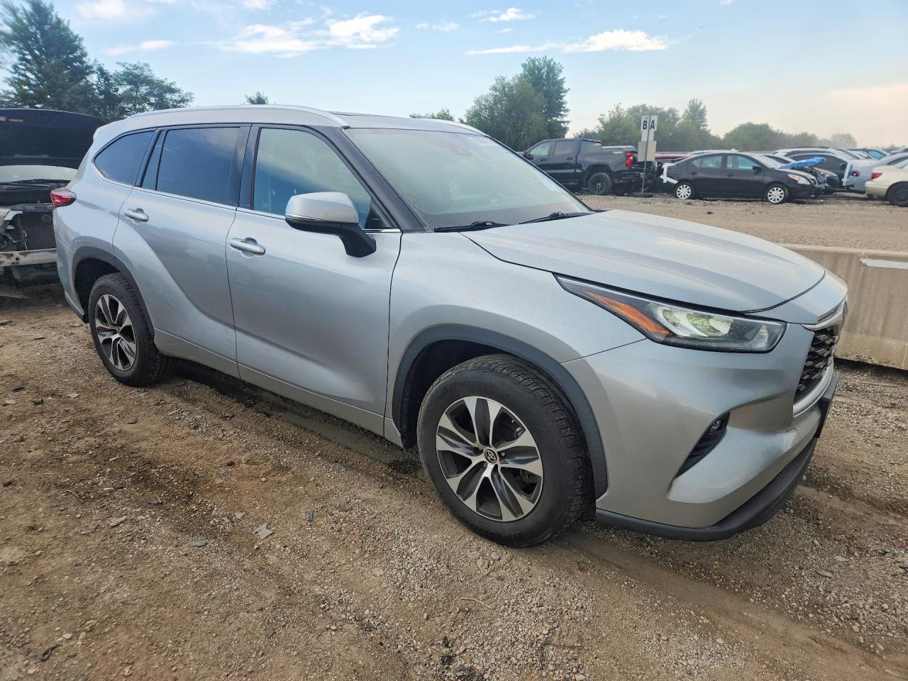2020 TOYOTA HIGHLANDER XLE — снимка 4