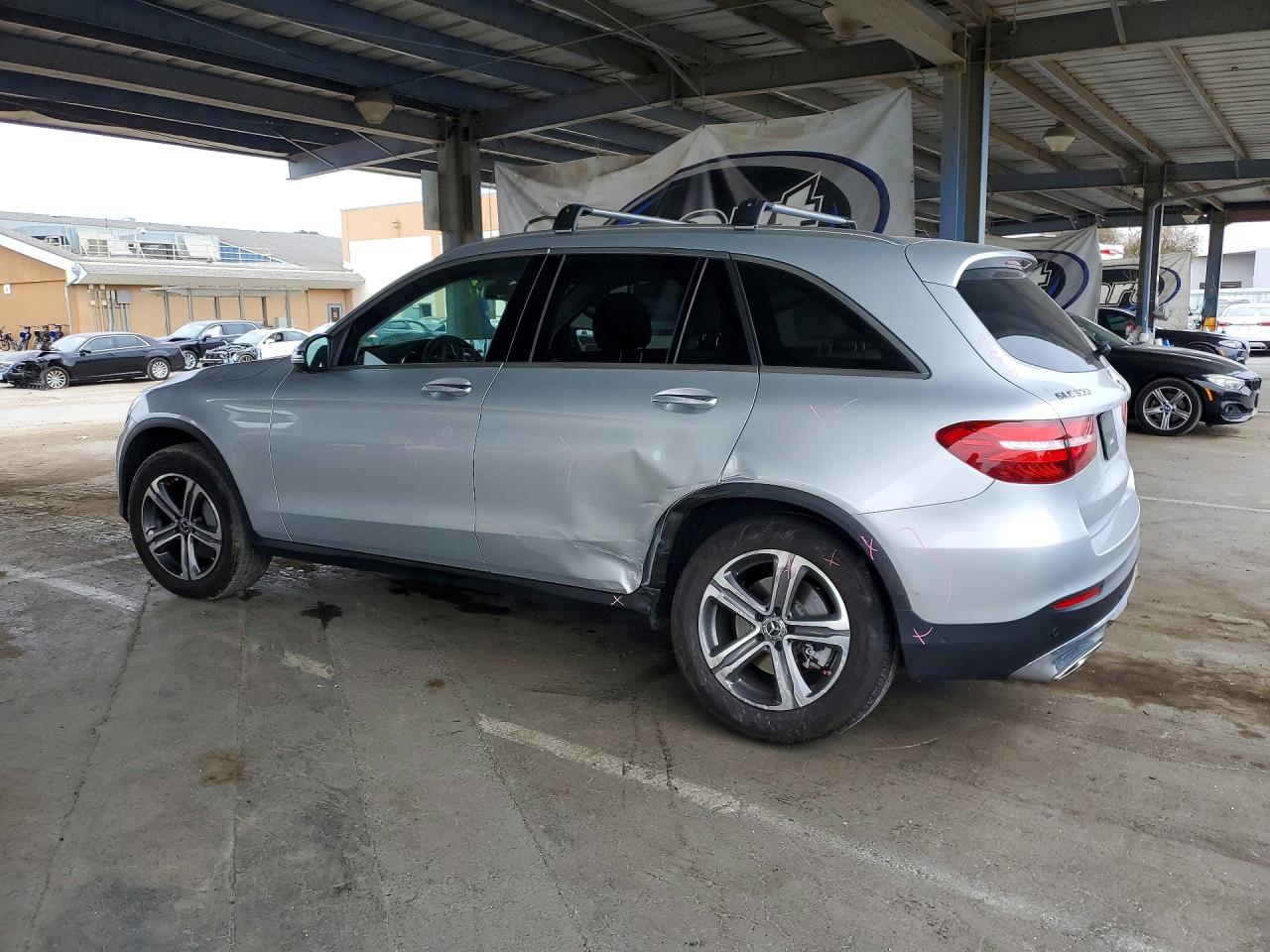 2019 MERCEDES-BENZ GLC 300 4MATIC — снимка 2