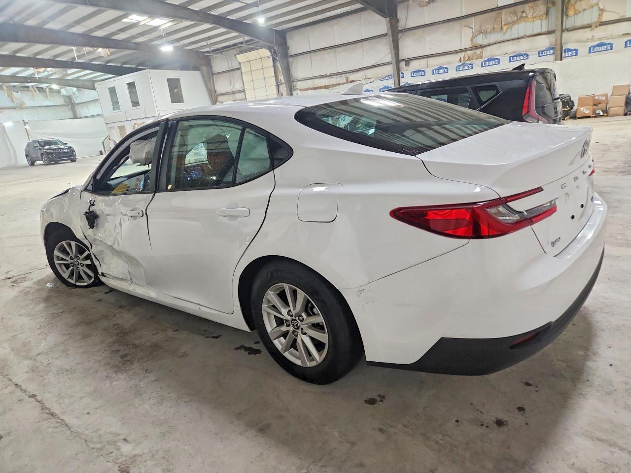 2026 TOYOTA CAMRY LE — снимка 2