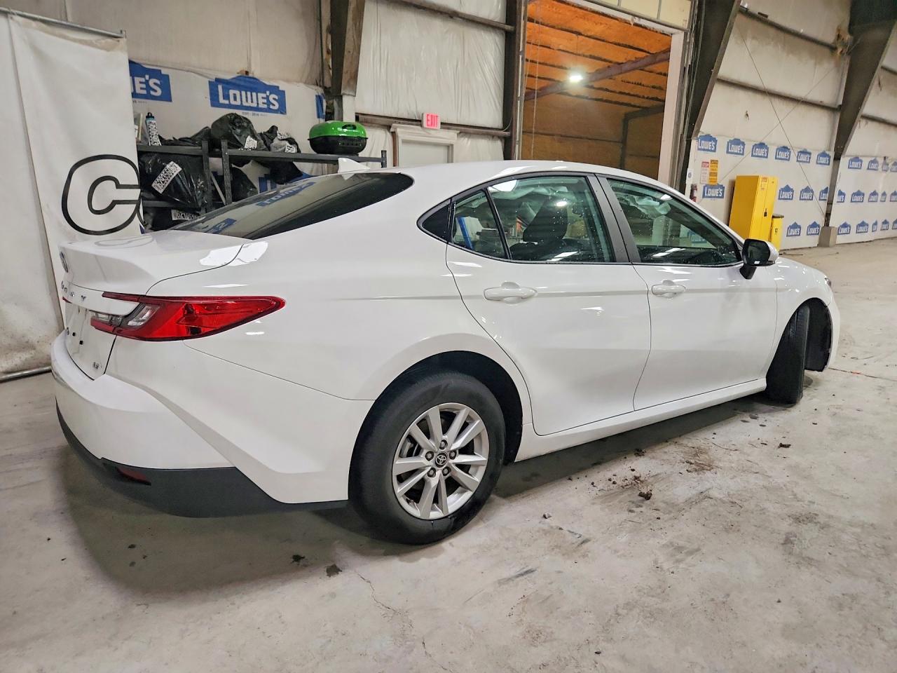 2026 TOYOTA CAMRY LE — снимка 3