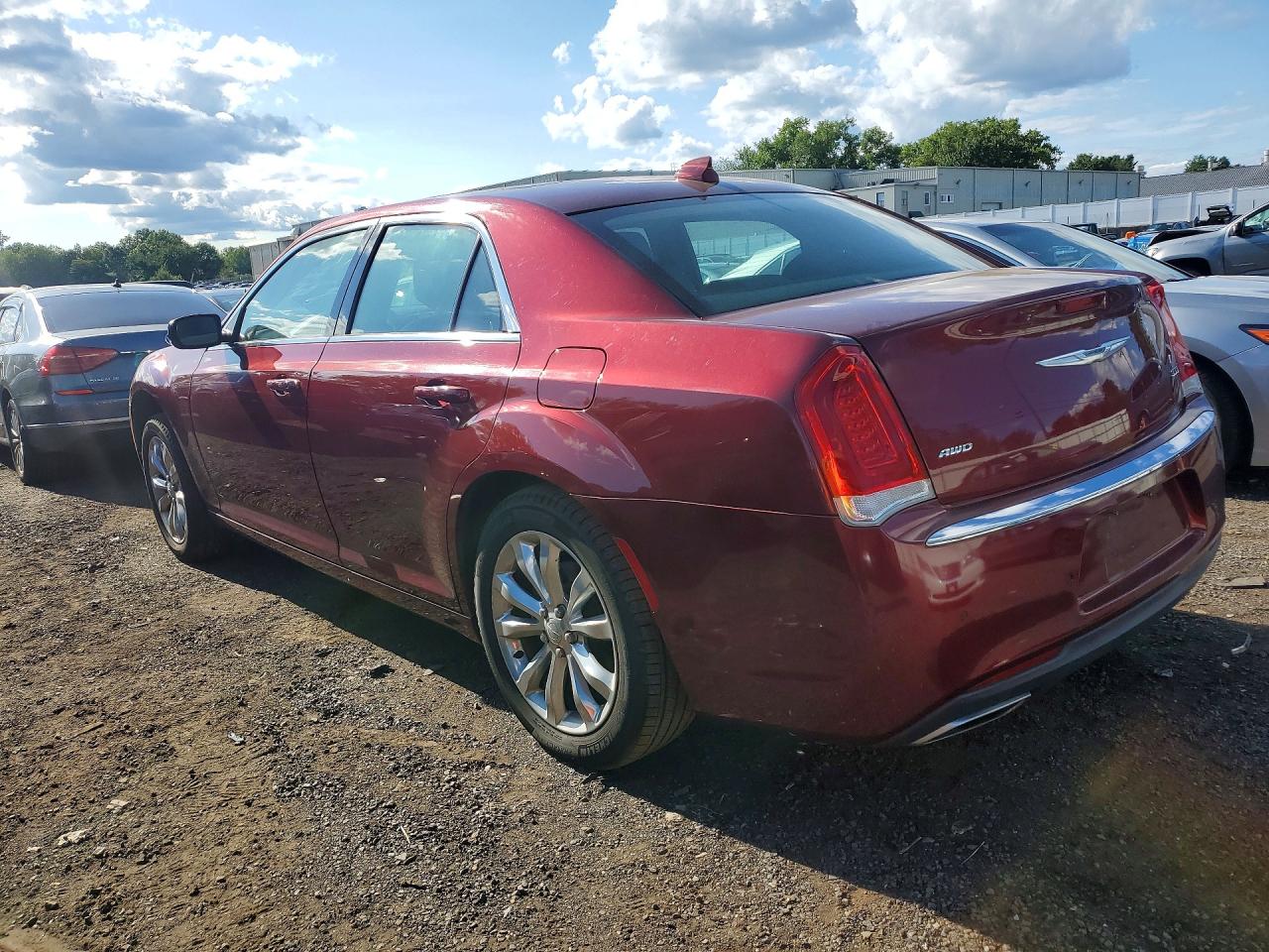 2015 CHRYSLER 300 LIMITED — снимка 2