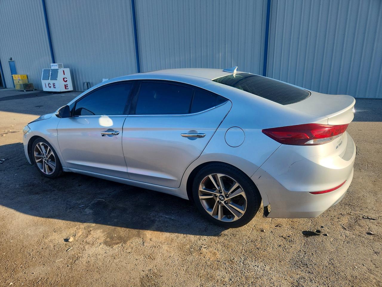 2017 HYUNDAI ELANTRA LIMITED — снимка 2