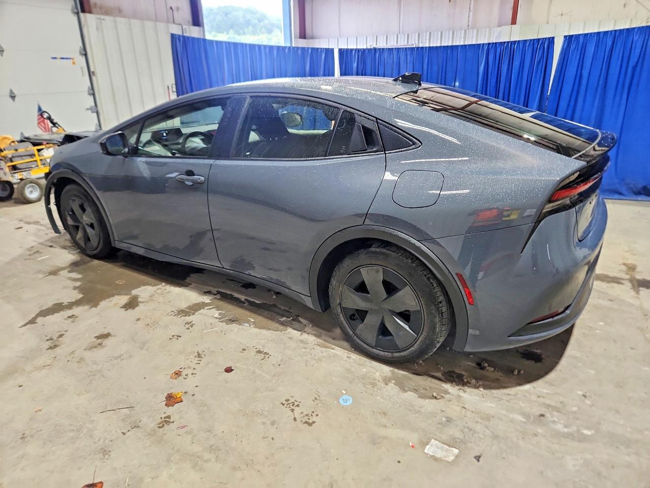 2026 TOYOTA PRIUS LE — photo 2