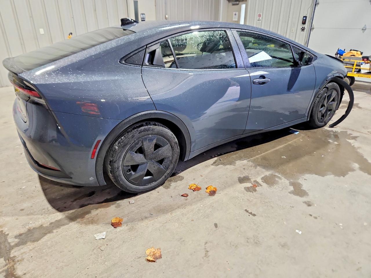 2026 TOYOTA PRIUS LE — photo 3